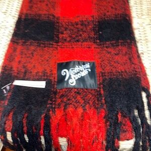 Brand new Victoria’s Secret scarf